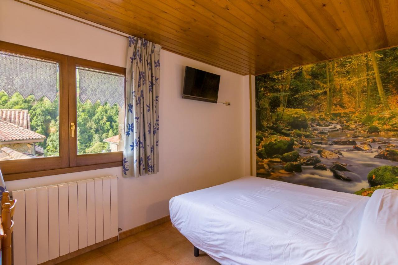 Hostal Cal Mestre Vilallonga de Ter Zewnętrze zdjęcie