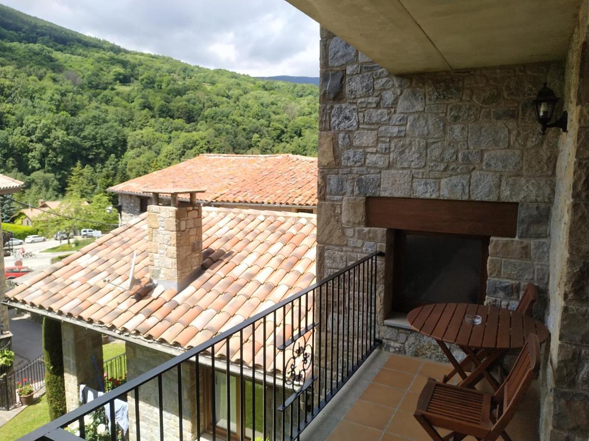 Hostal Cal Mestre Vilallonga de Ter Zewnętrze zdjęcie