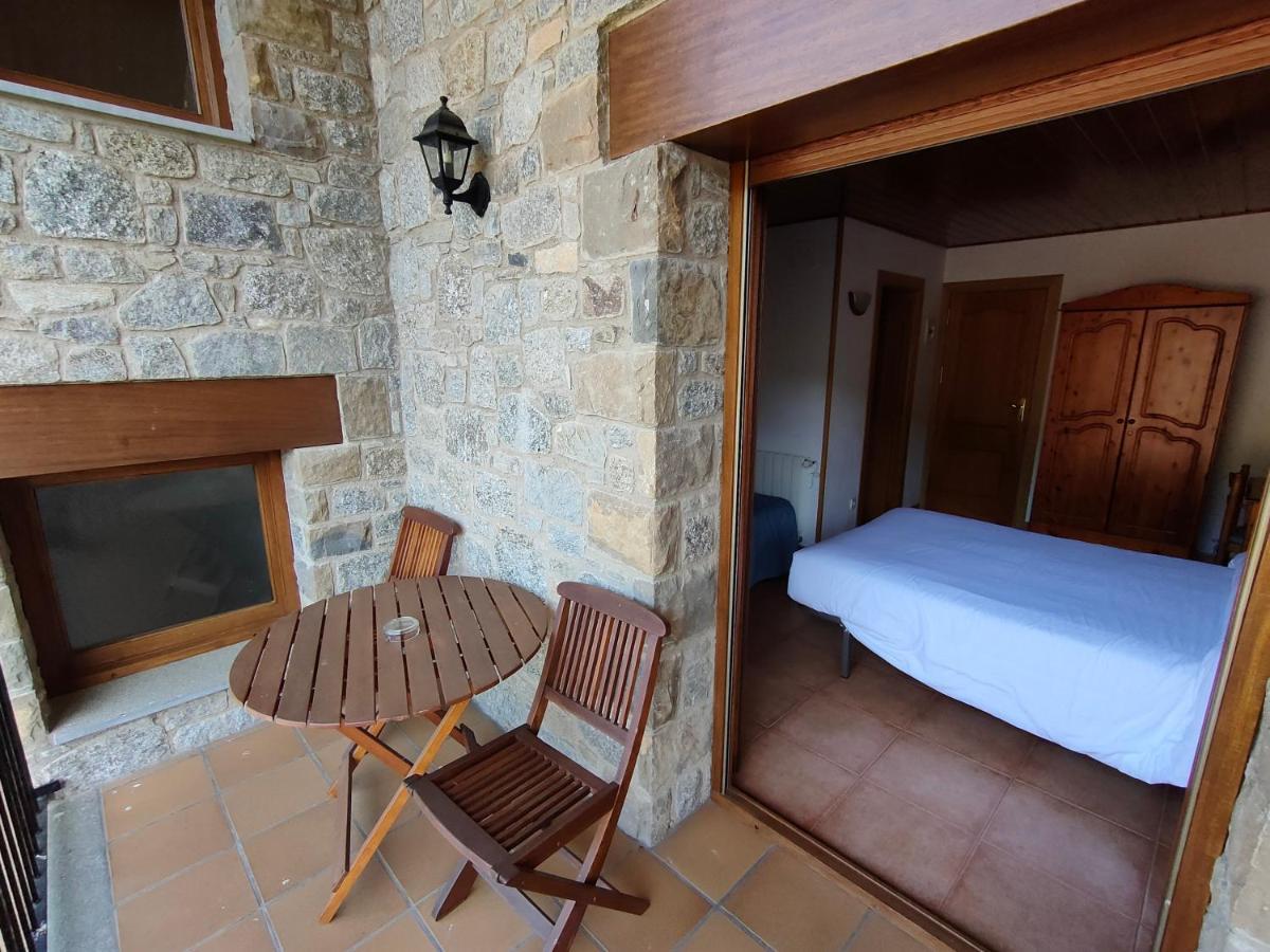 Hostal Cal Mestre Vilallonga de Ter Zewnętrze zdjęcie