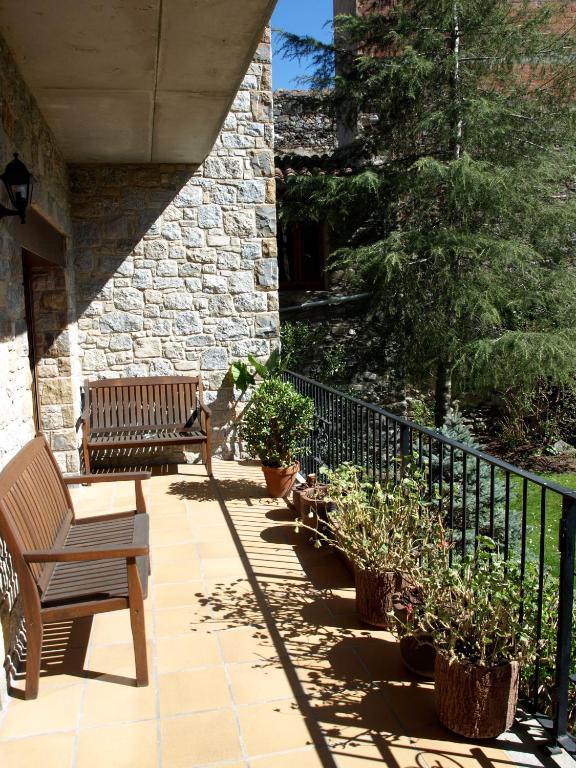 Hostal Cal Mestre Vilallonga de Ter Zewnętrze zdjęcie